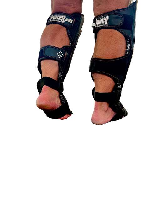 Punch Shin Pads - Black Diamond Precision Plus - Black - detail view 2